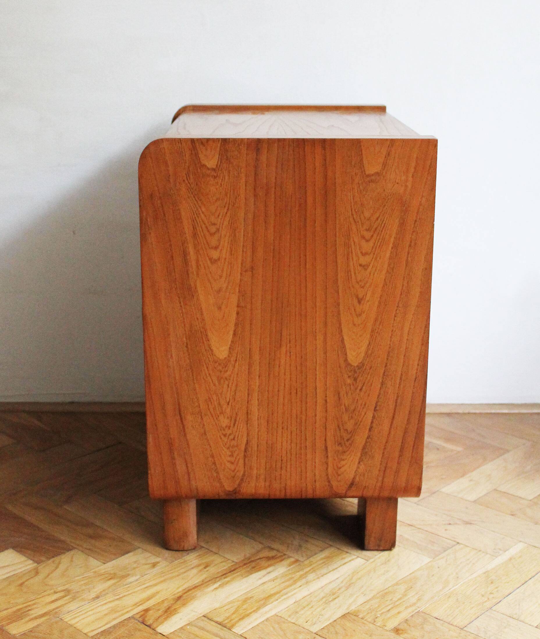 Pair of 1930s Art Deco bedside tables
