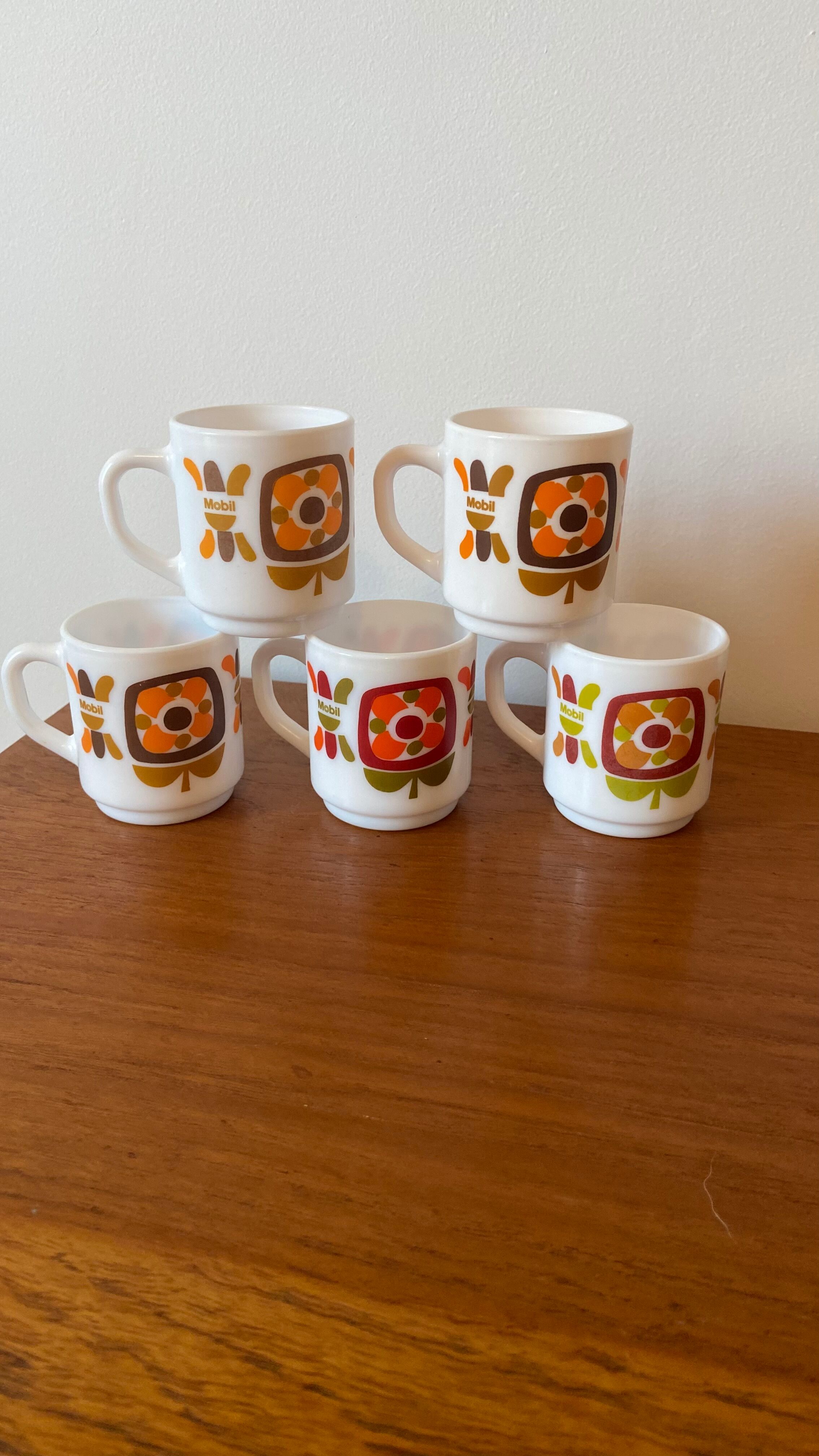5 coffee cups Mobil 1972 designer Jean-Charles Meunier Editor Arcopal