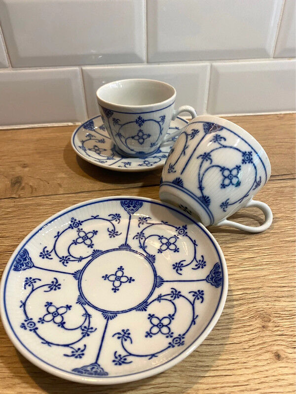 2 cups and vintage sub-cups