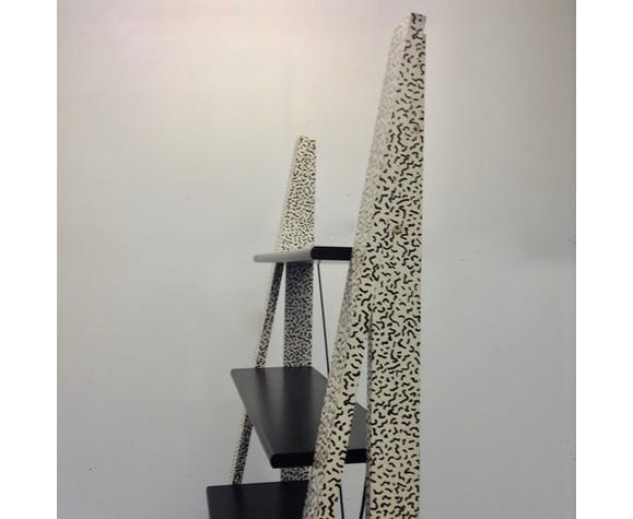 Memphis style bookcase