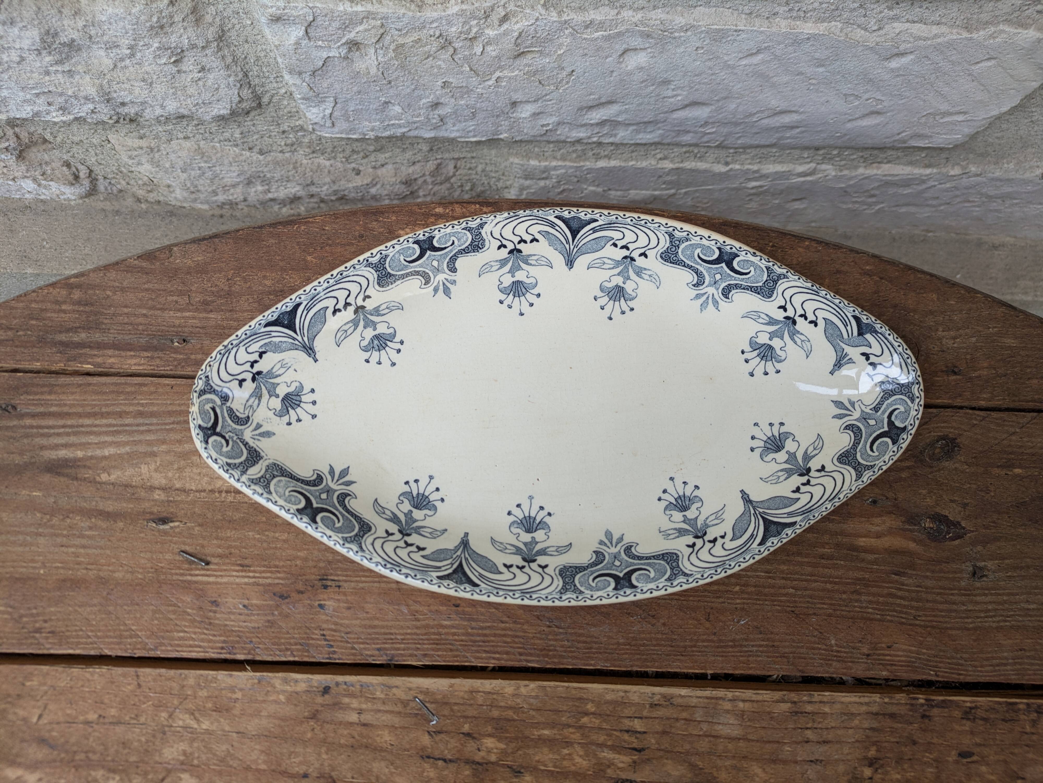 Ceramic dish with arabesque and flower decorations E. Bourgeois Terre de Fer