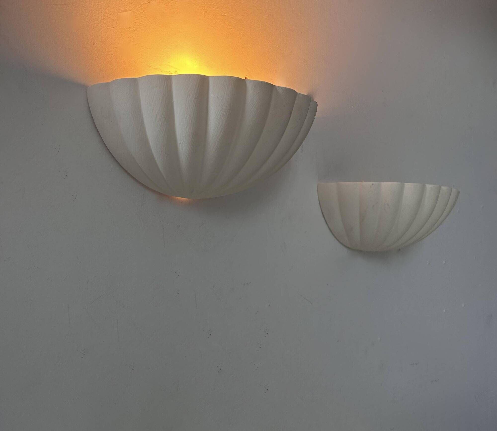 Pair of vintage shell wall lights, cream white, France 1970.