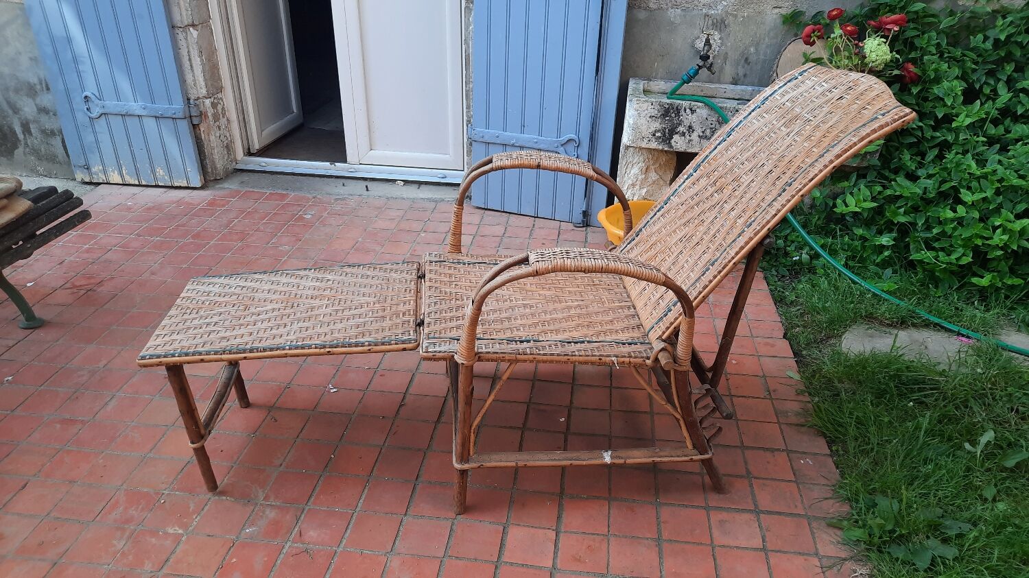 Chaise longue rotin vintage