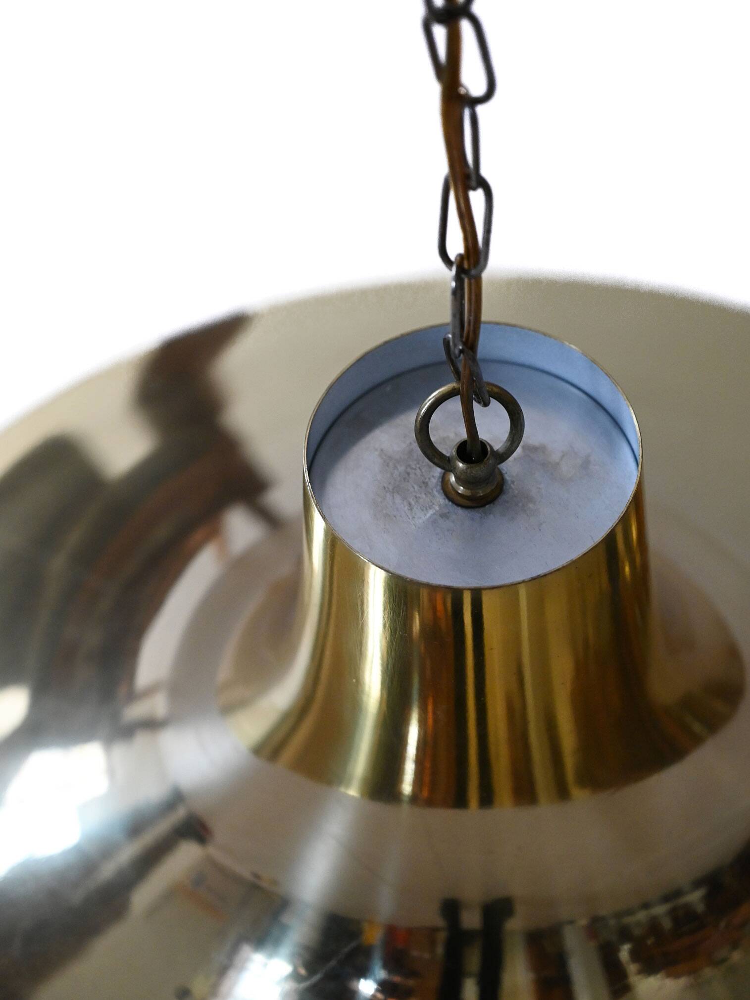 Suspension scandinave en laiton des années 1960/70