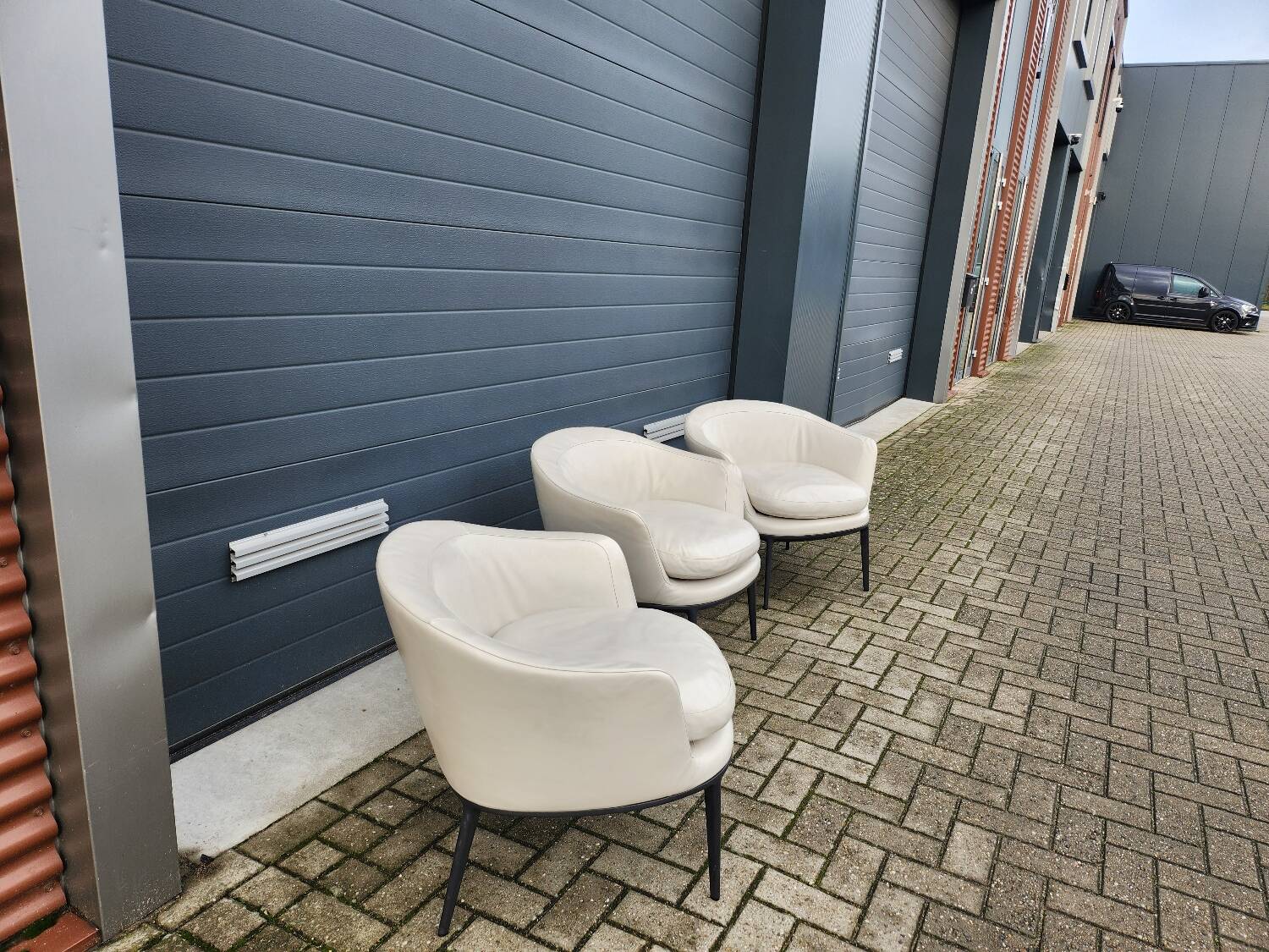 B&B italia Maxalto - (3) Caratos low armchair by Antonio Citterio