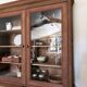 Grand vaisselier en bois foncé
