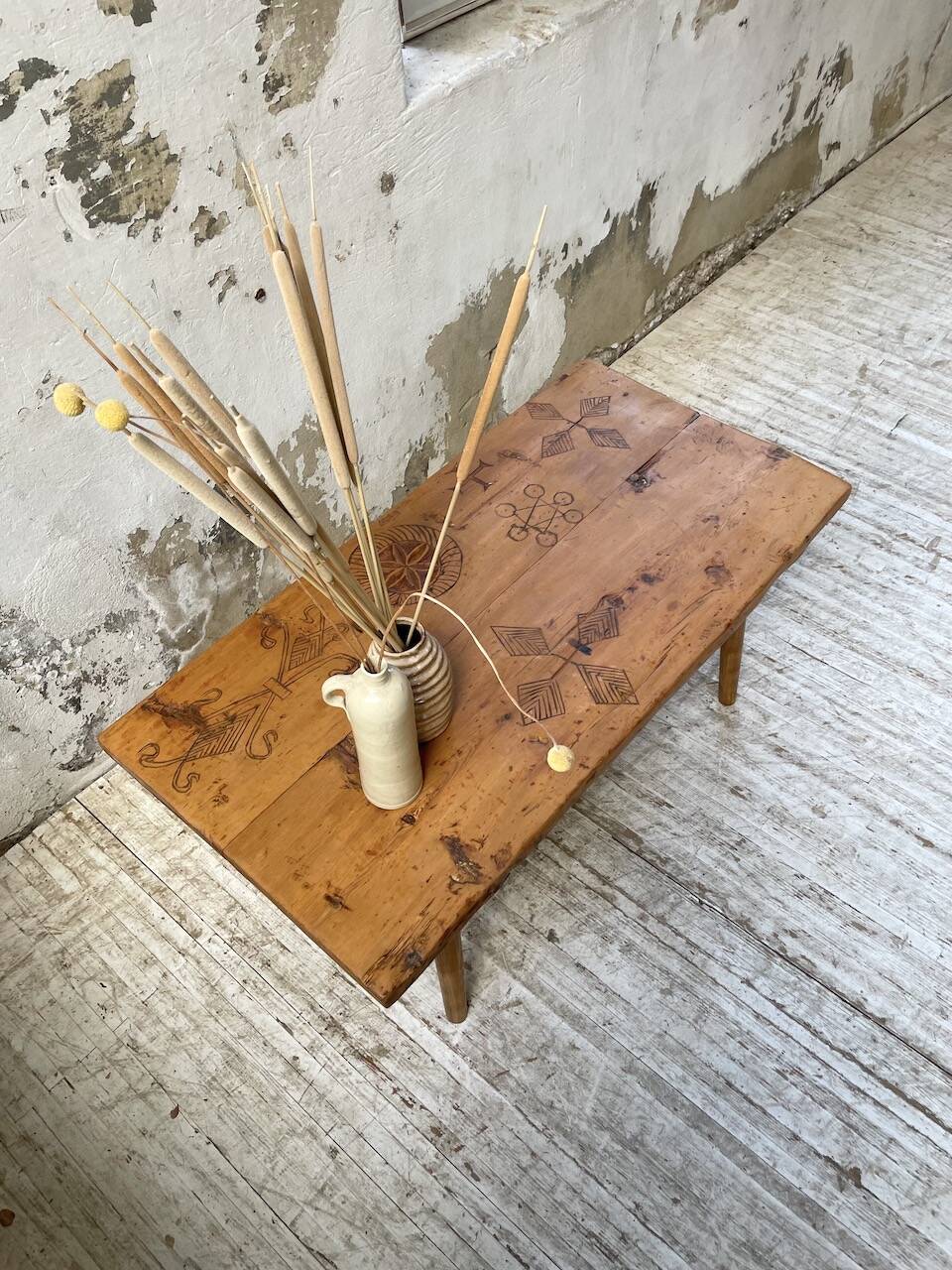 Popular art coffee table Switzerland 1900