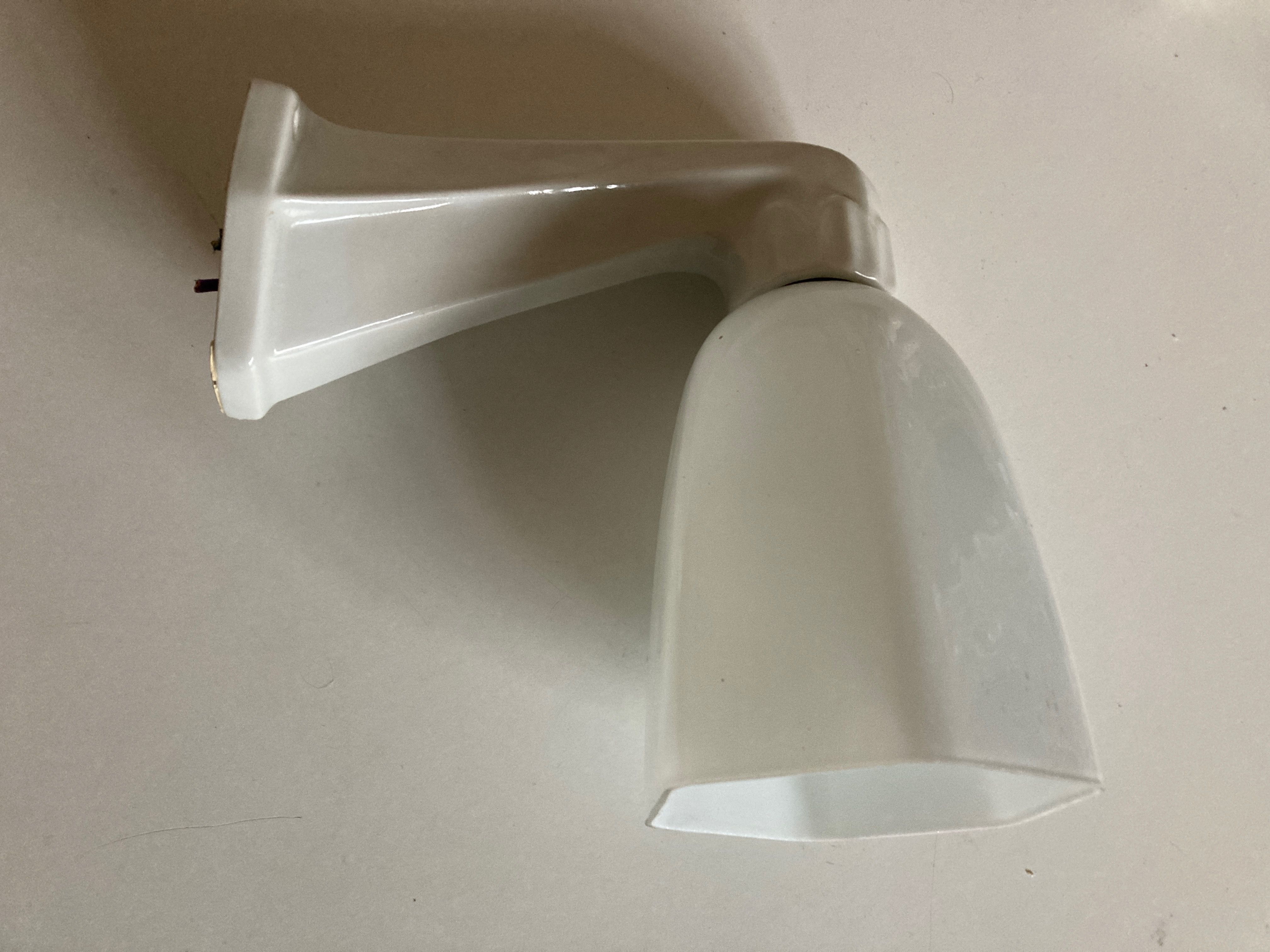 Art deco bathroom wall lamp in porcelain and opaline 1930-1950