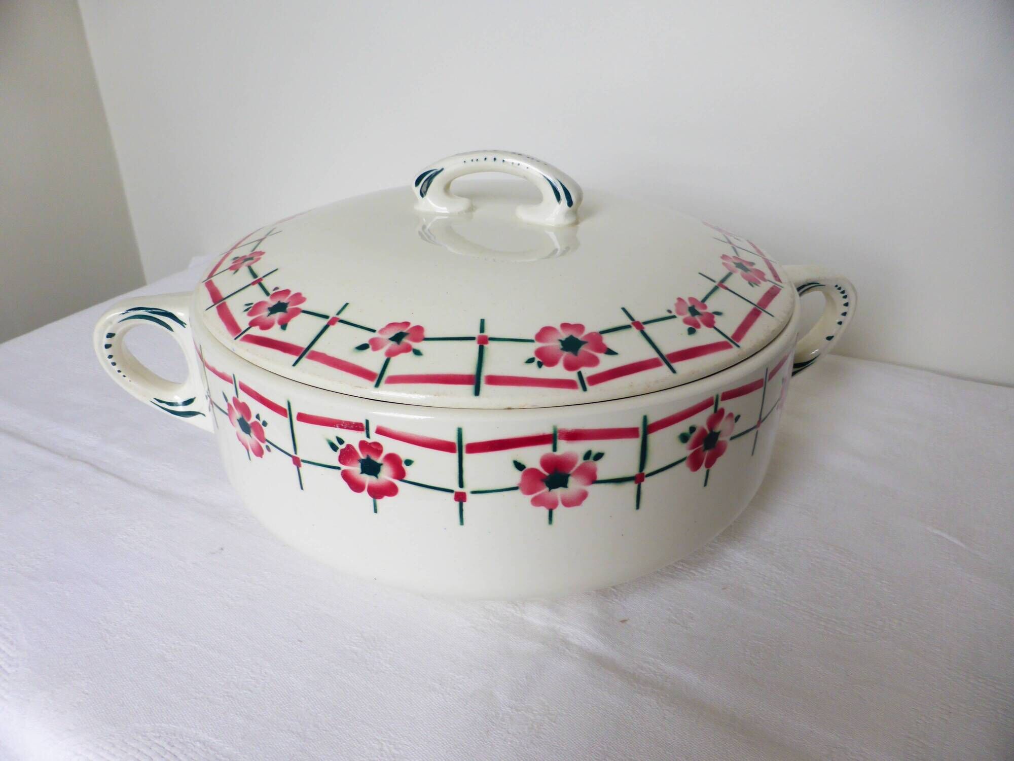 1 vintage soup tureen or vegetable dish from Céranord St Amand, Monique model 2103166
