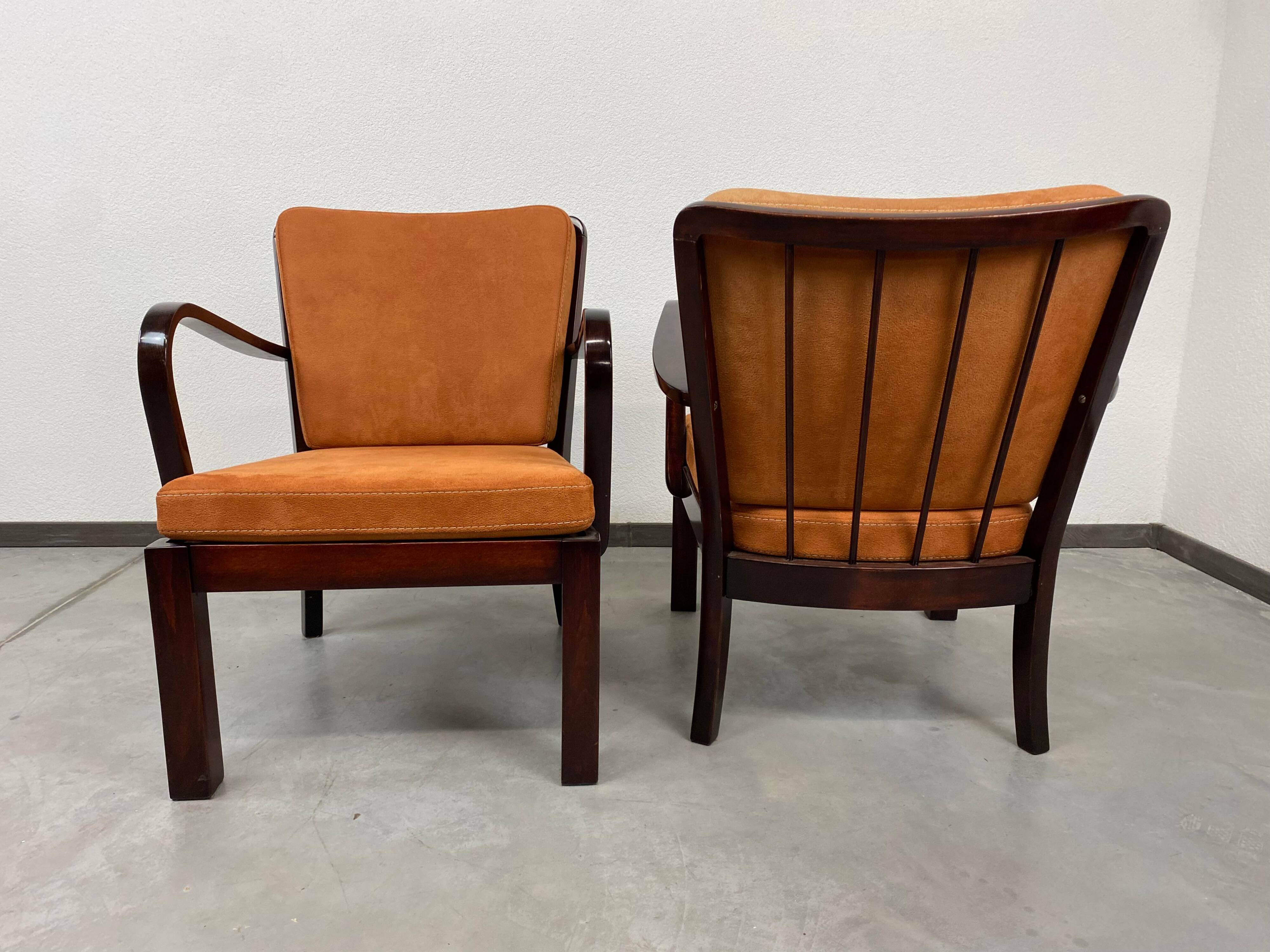 Paire de fauteuils Thonet Mundus