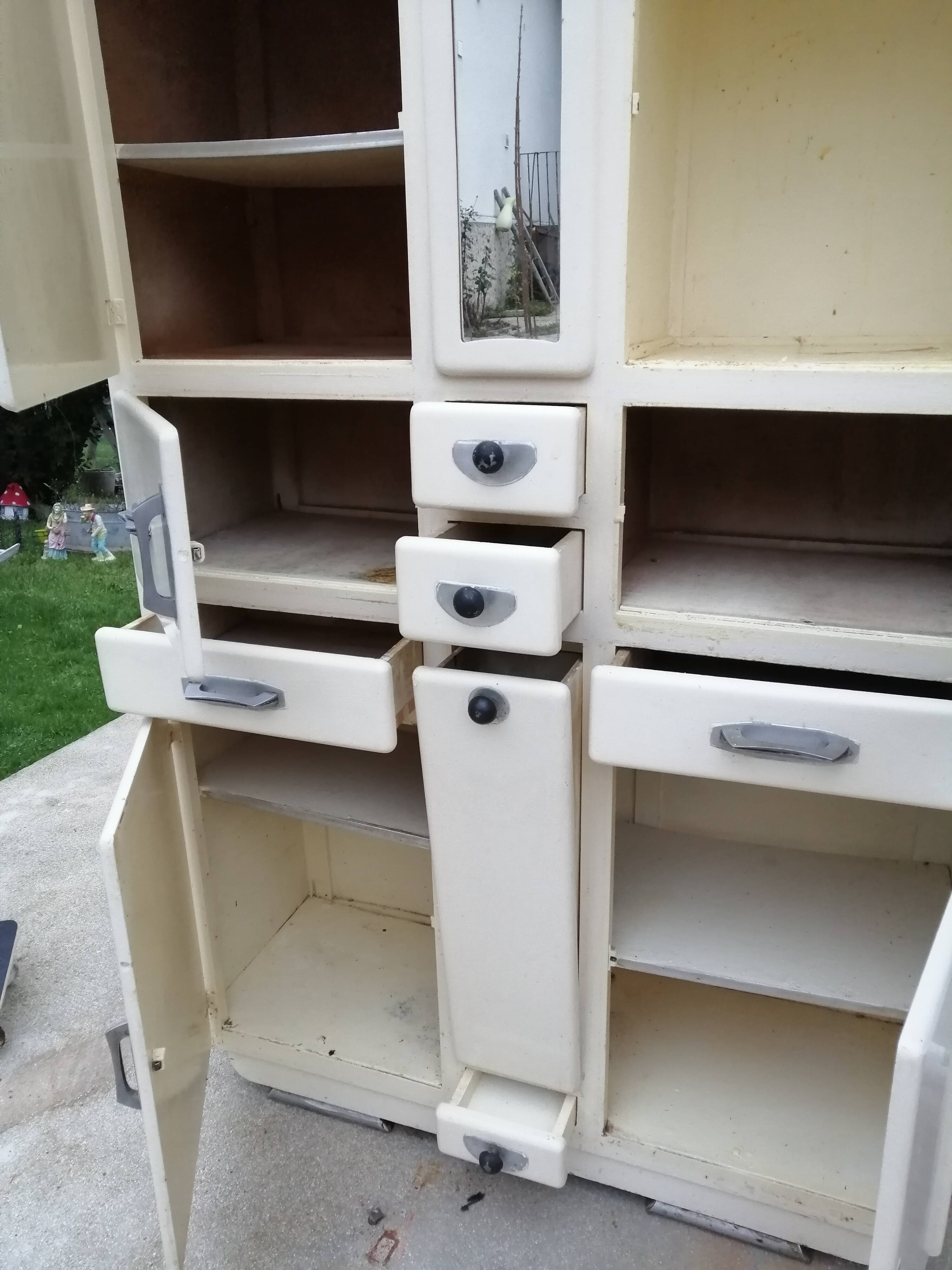 Mado 50s style buffet