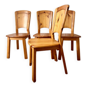 Lot de 4 chaises en pin Charlotte Perriand pour les Arc 1970