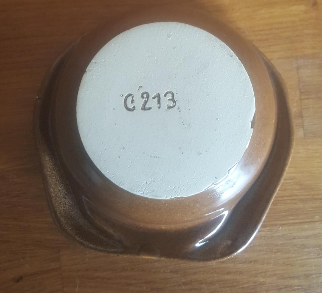 Vintage cup ceramic slurry brown crab claws