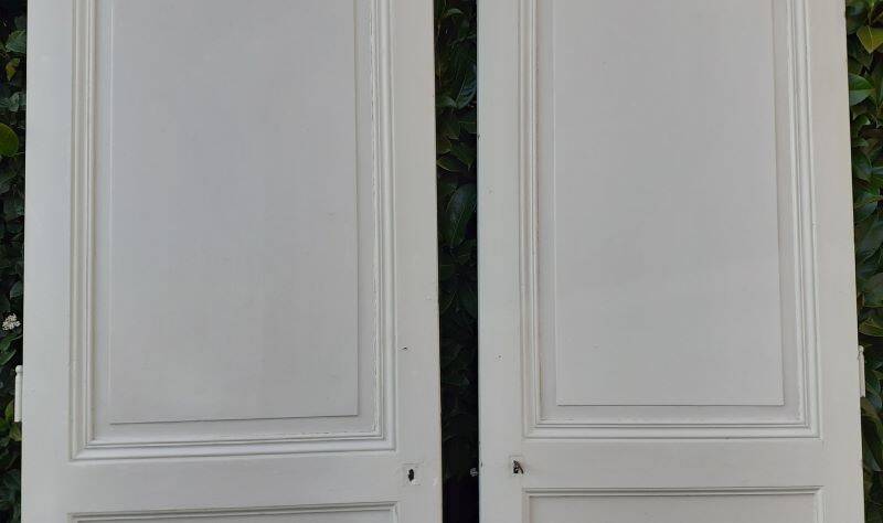 Pair of old cupboard doors h220.5xL75cm each