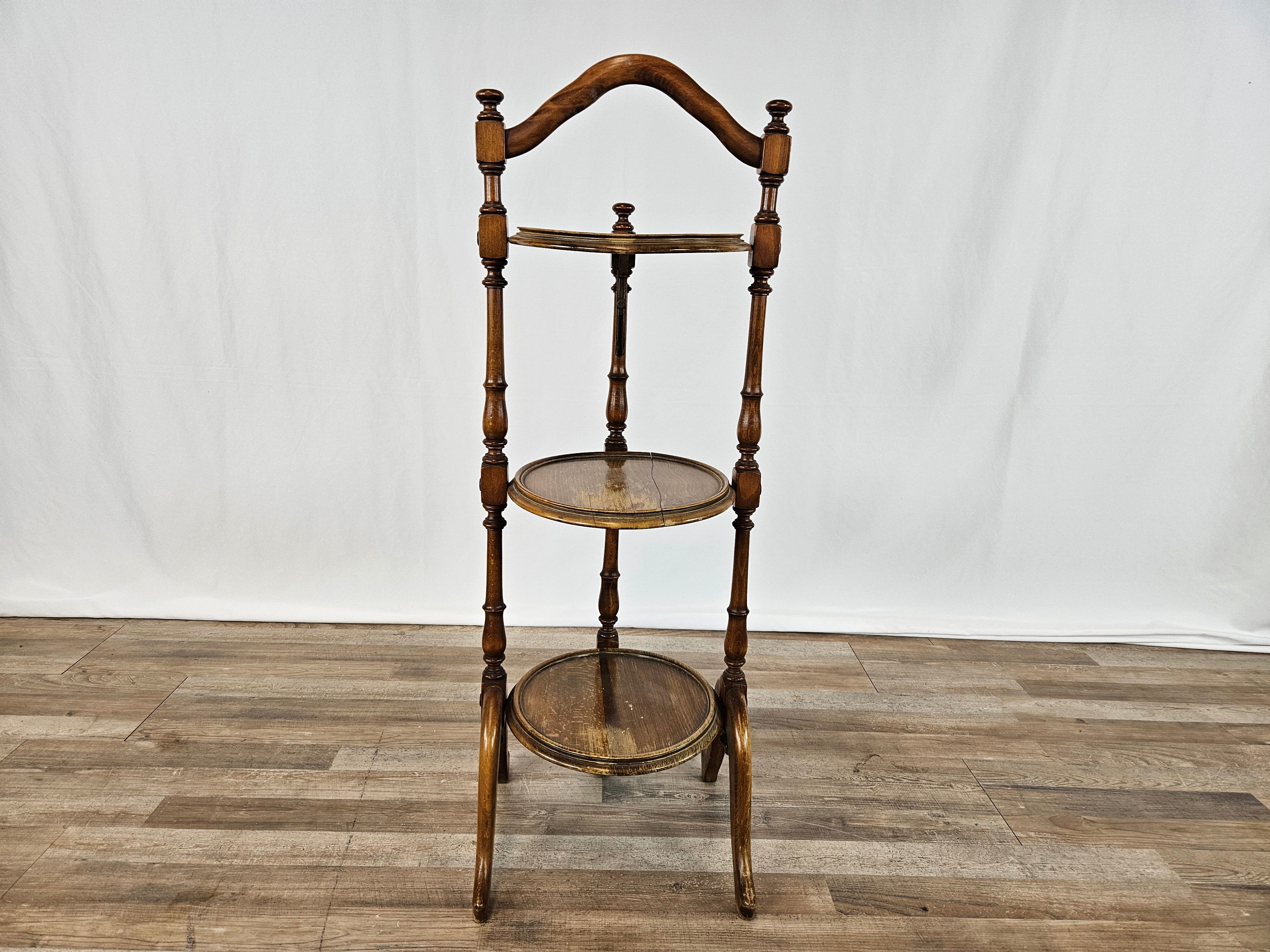 70s coffee table in walnut with closable shelves