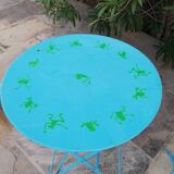Garden pedestal with chair
