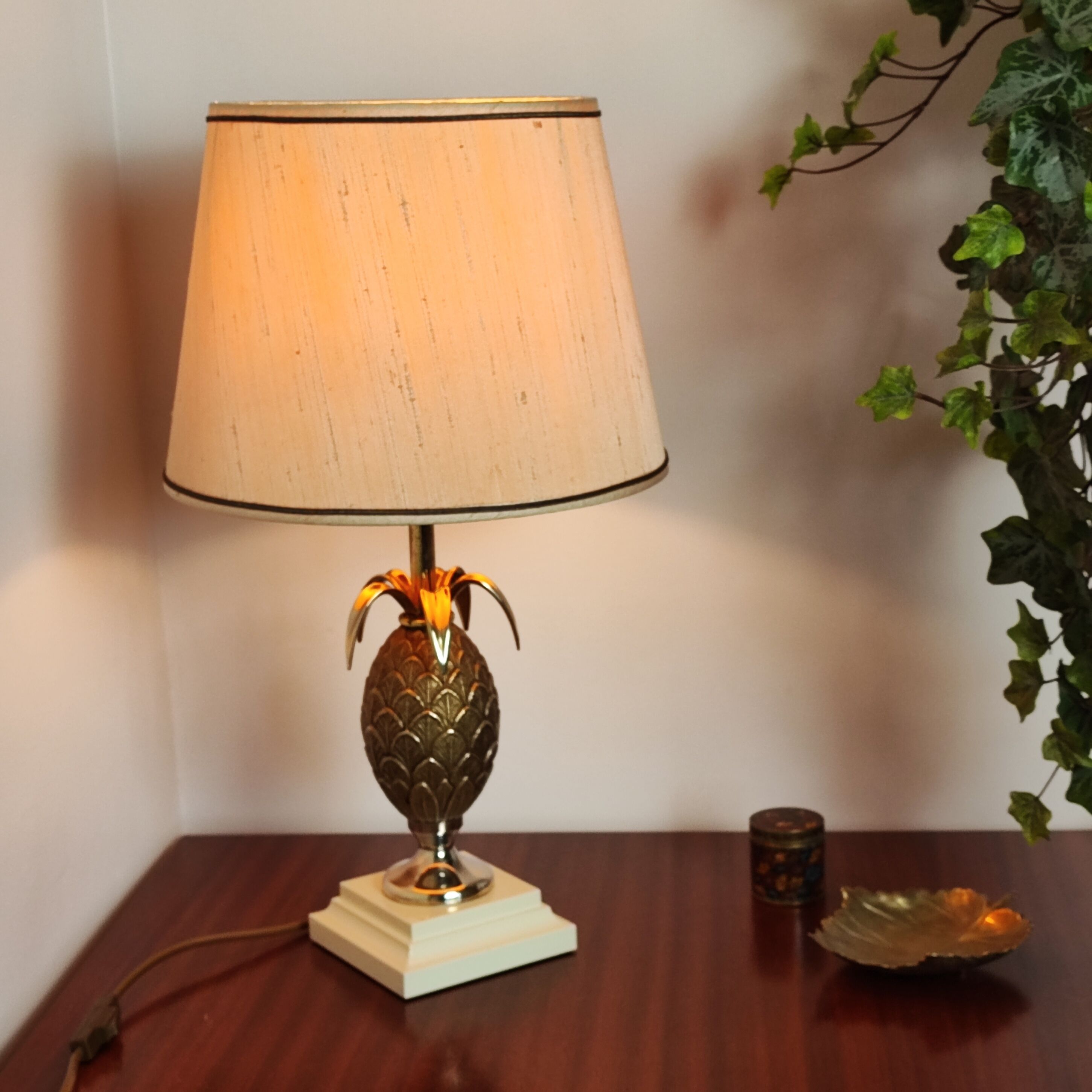 Pineapple lamp 80'