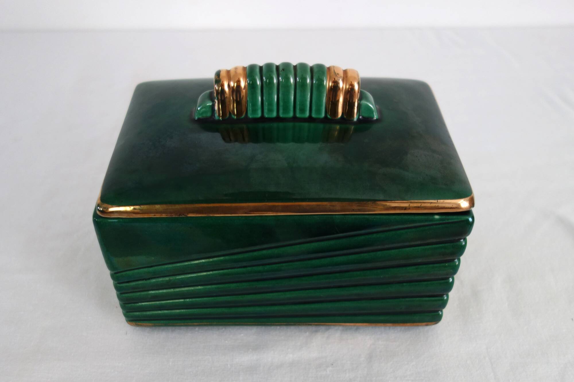 Art deco candy box in green porcelain Letalle, St Clément