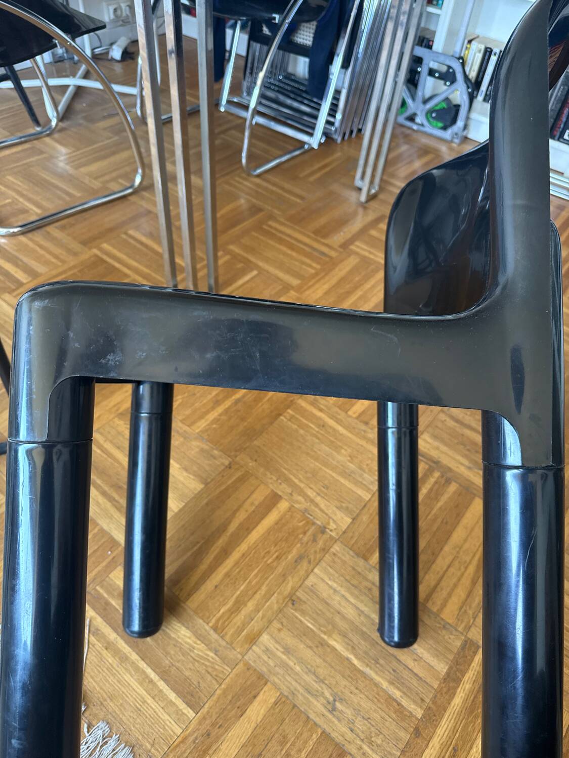 Kartell chair 4875 designed by Carlo Bartoli