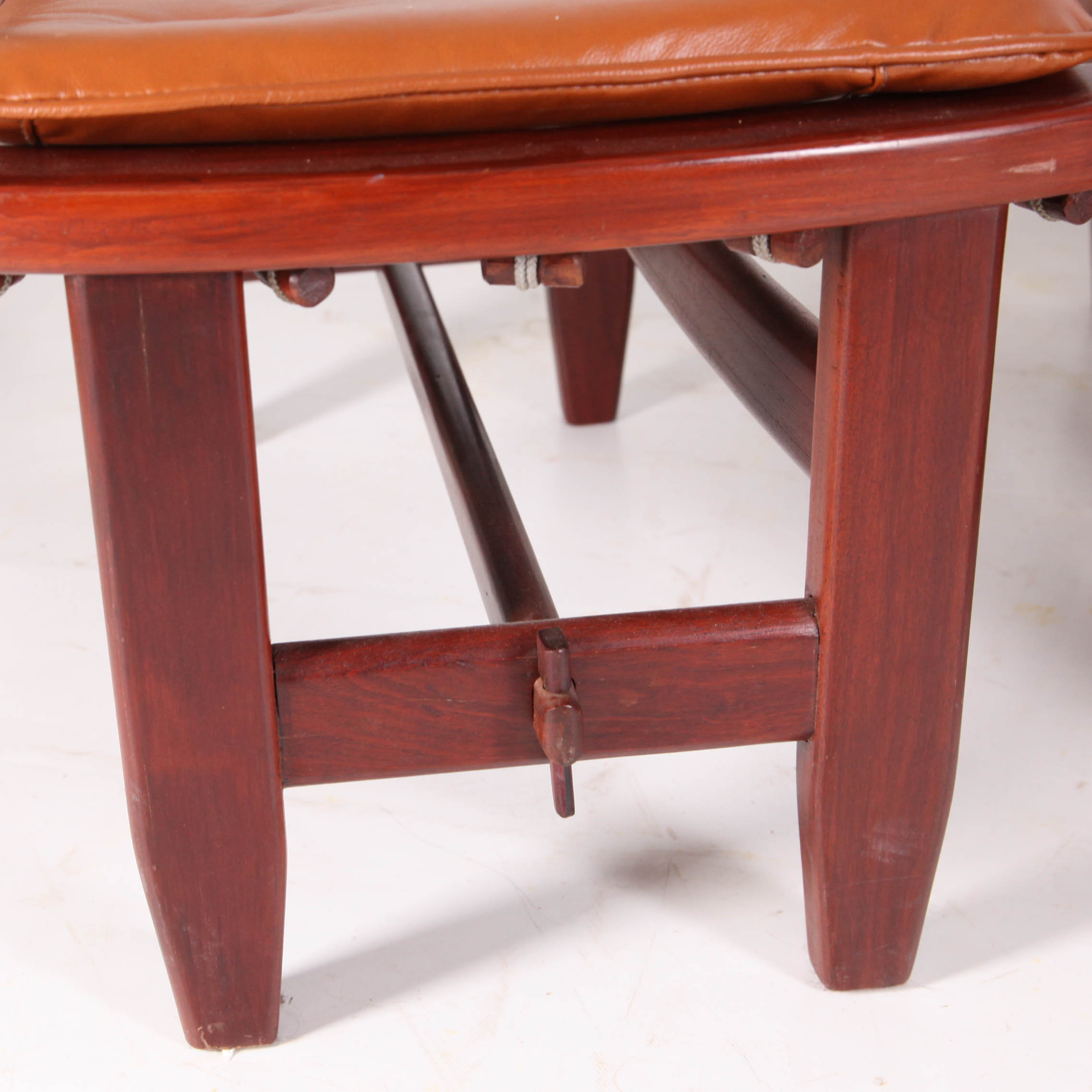 Vintage-style leather and rope armchair and its ottoman