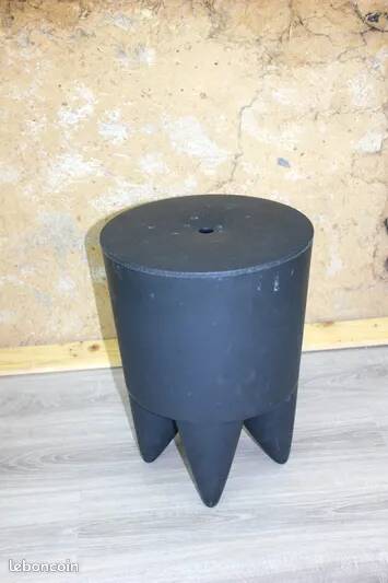 Stool or black Ubu bedside table by Philippe Starck vintage 1990s dent