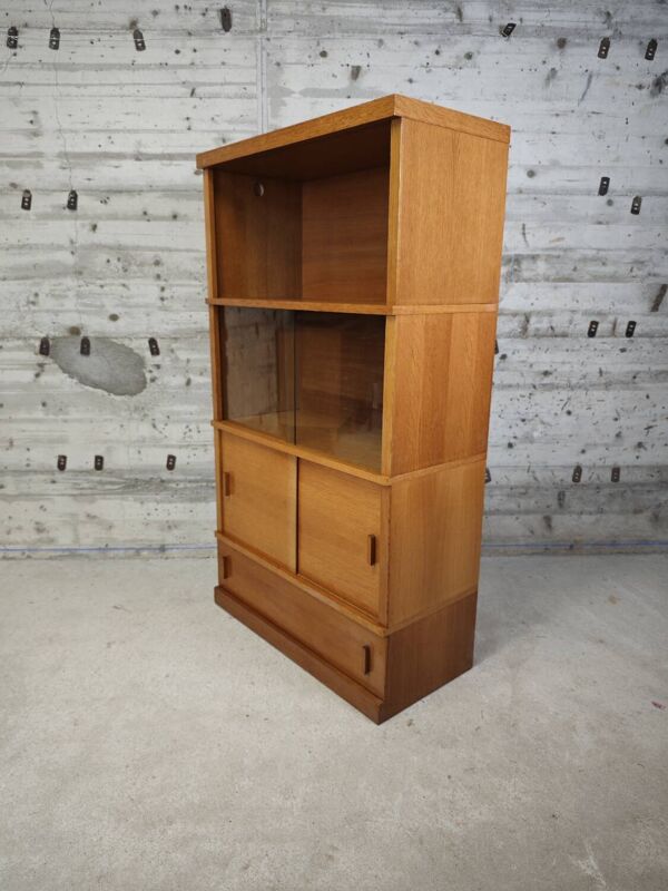 Bibliothèque vitrée, vitrine