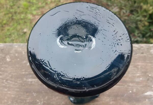 Vase soliflore ancien en verre soufflé