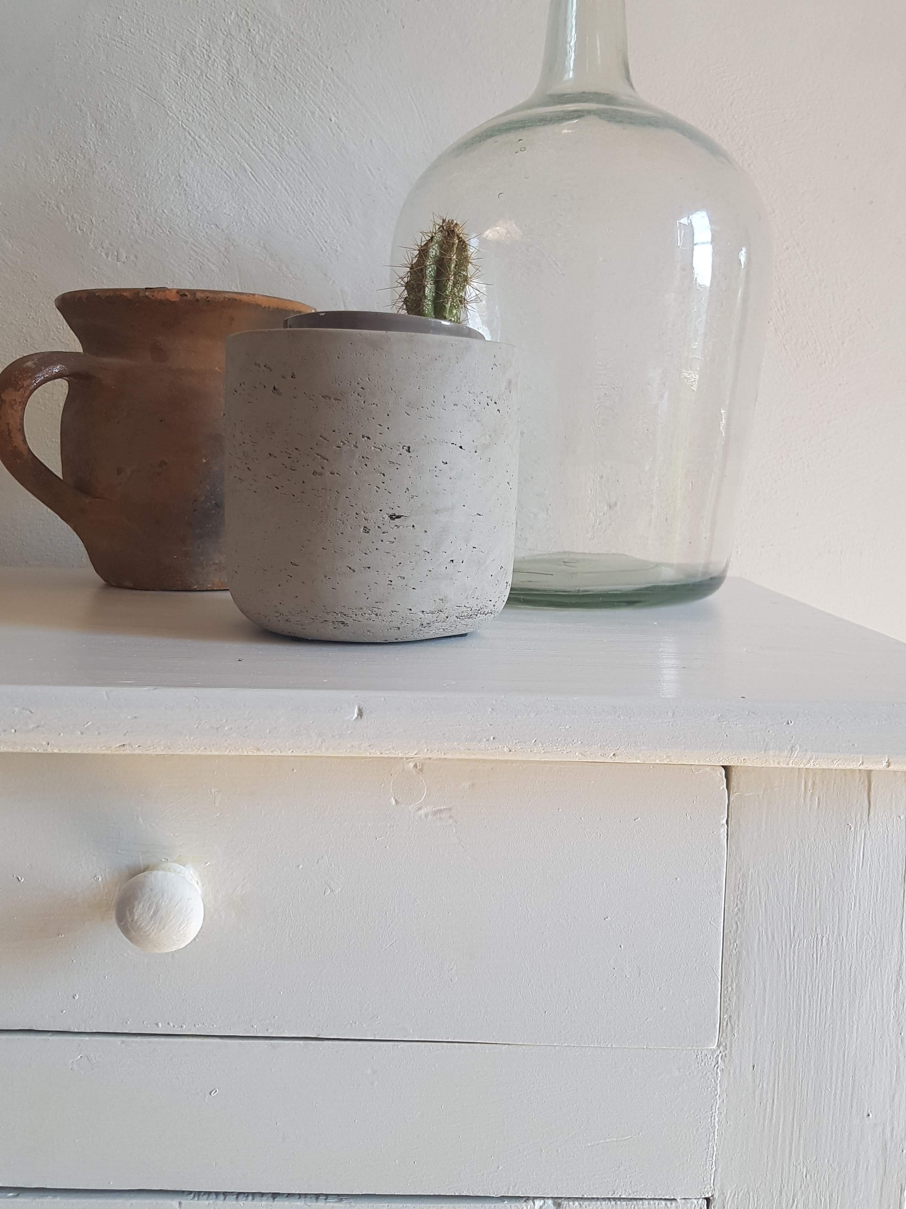 Old white Parisian buffet