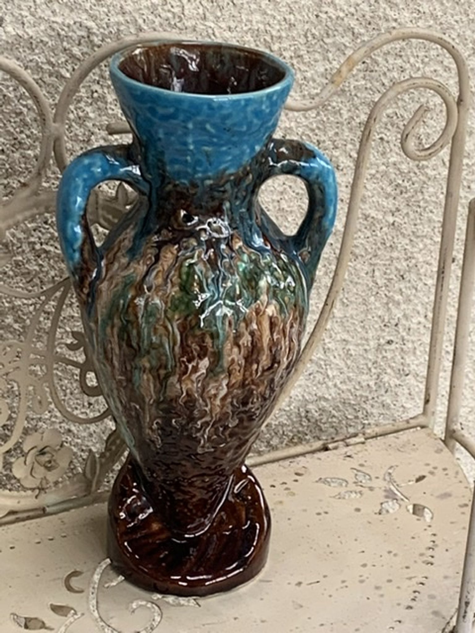 Vase amphore en barbotine, céramique émaillée de style vallauris vintage