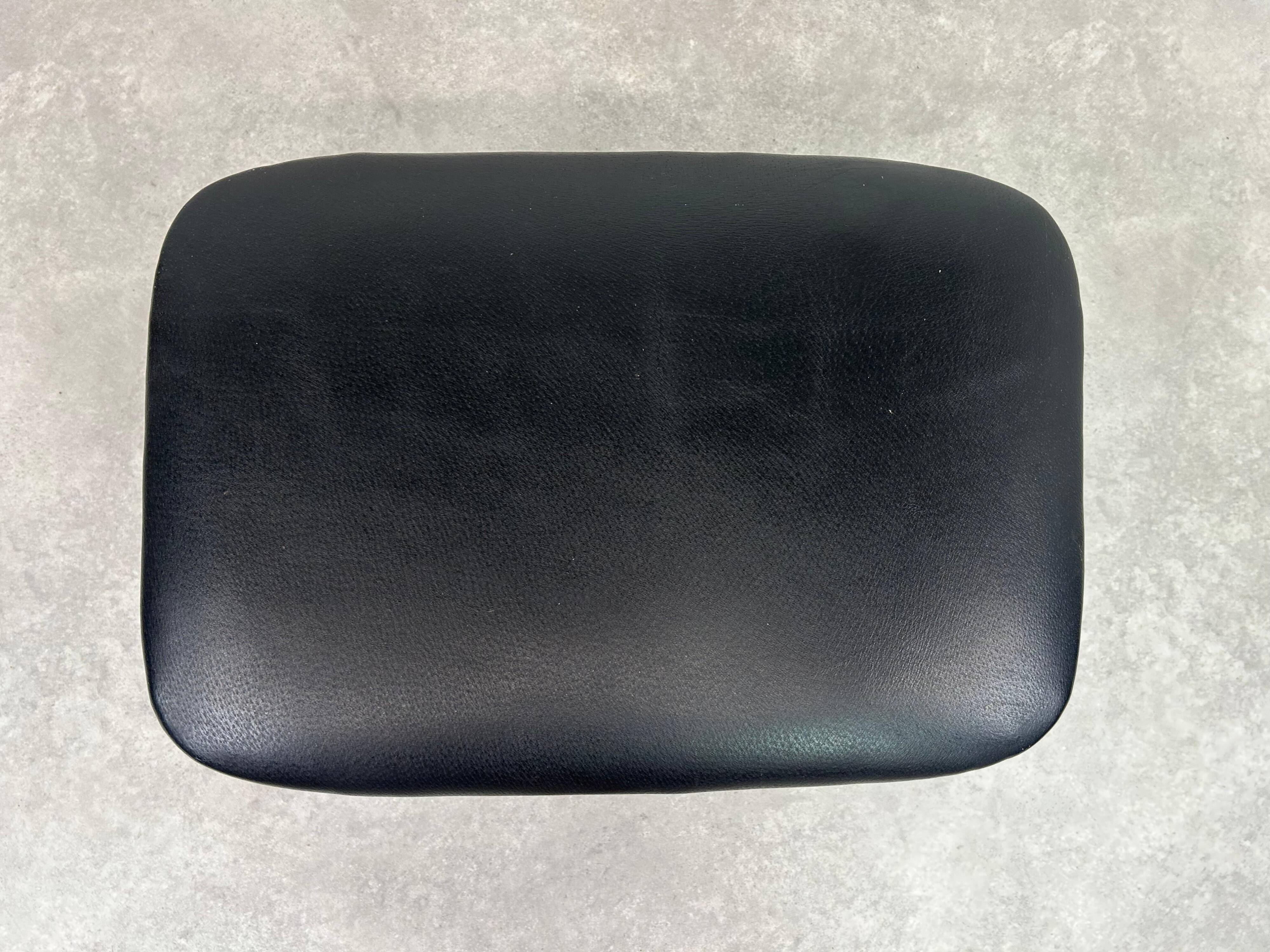 Mid-century leather seating group attributed to Gastone Rinaldi.