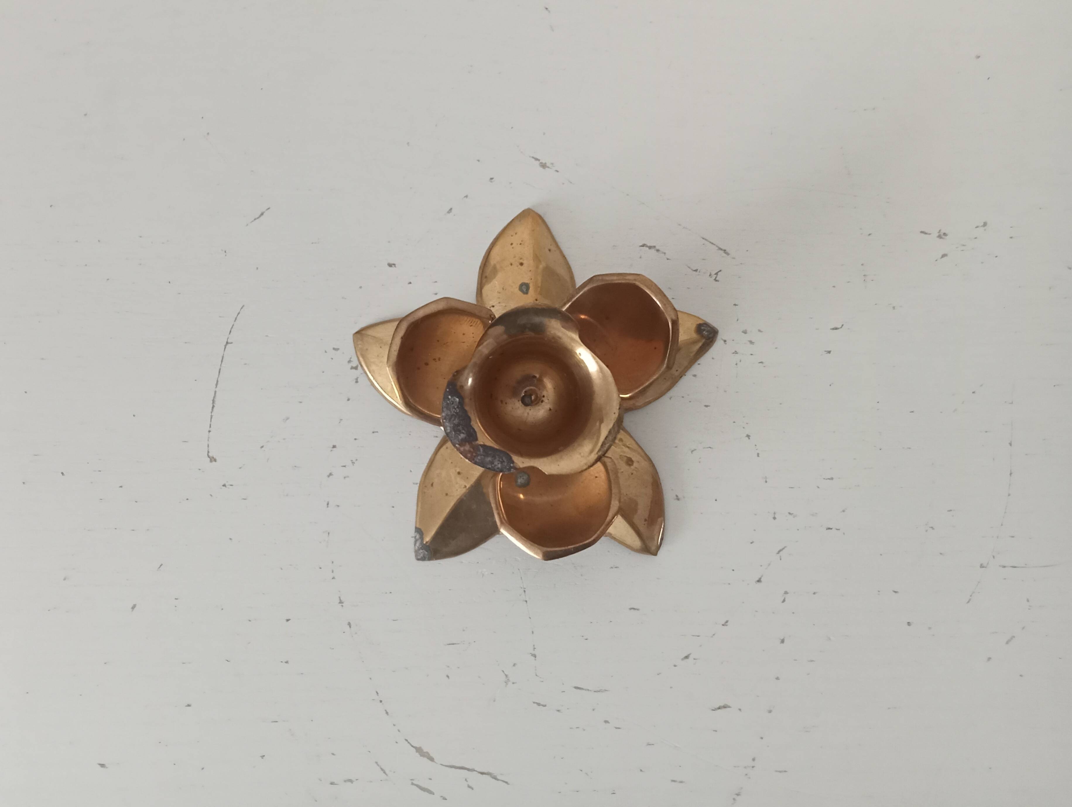 Bougeoir fleur vintage en laiton doré