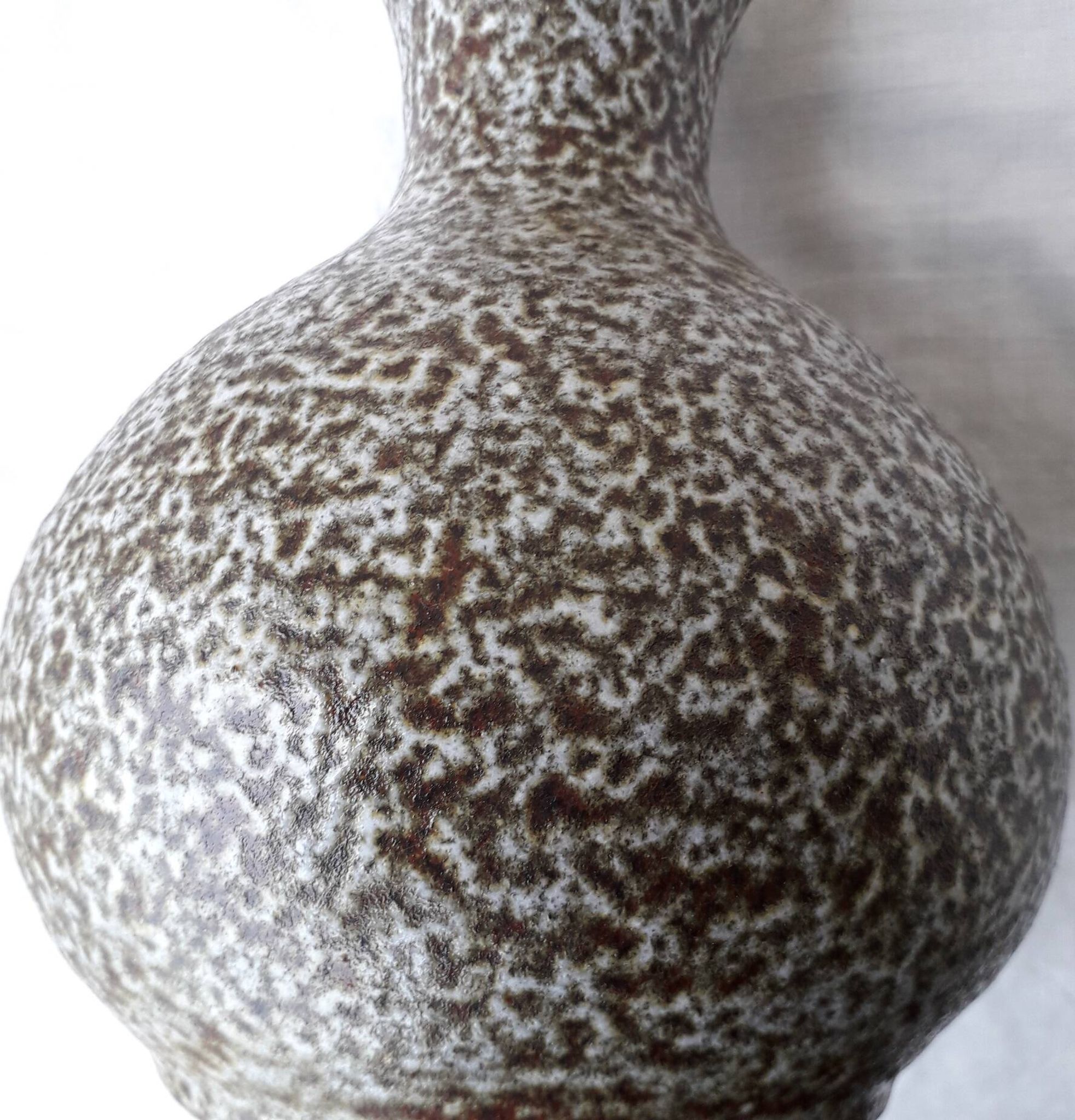 Accolay ceramic vase