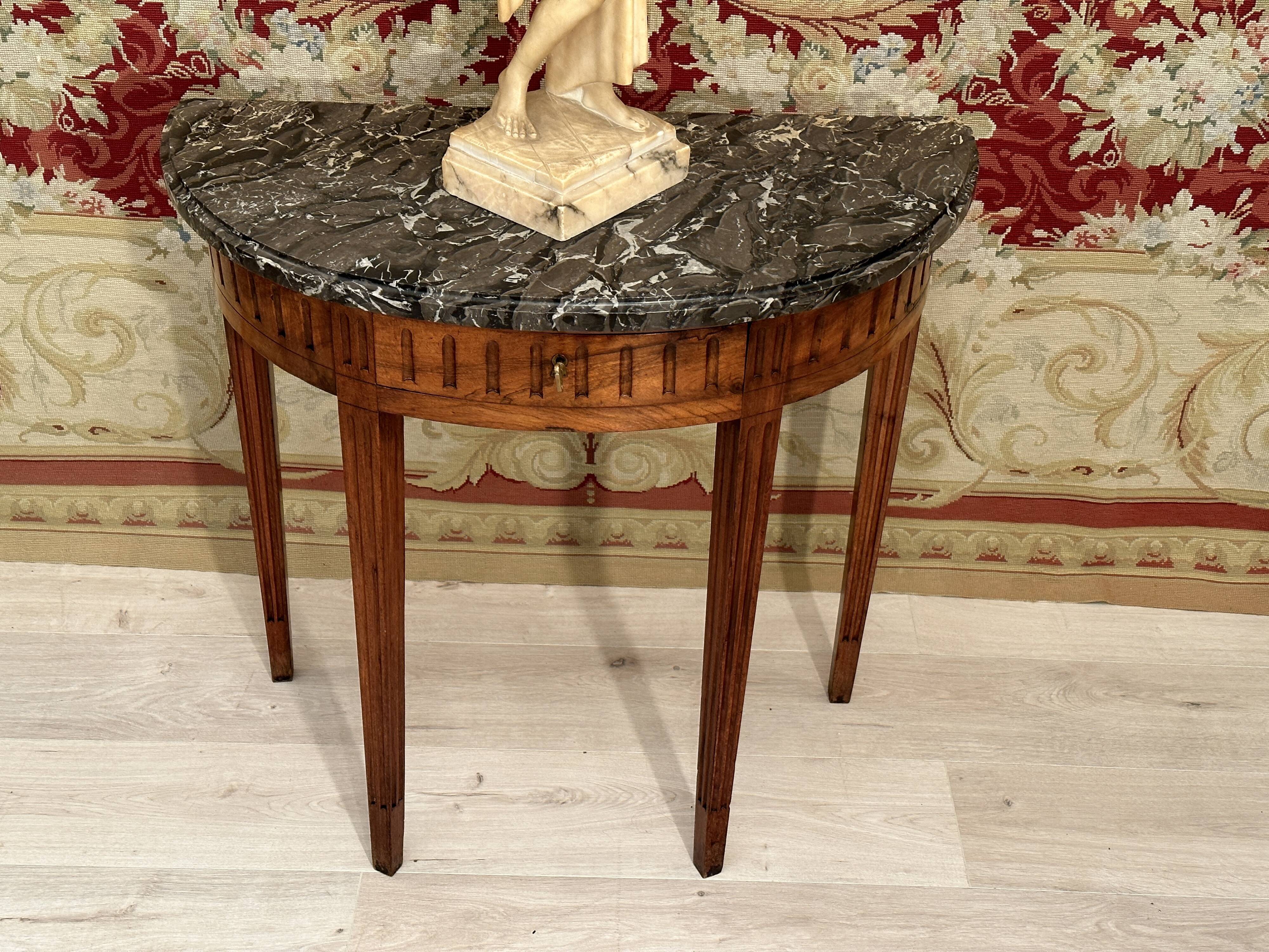 Half-moon console in walnut period Louis XVI around 1770