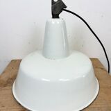 Suspension industrielle en émail blanc de Zaos, années 1960