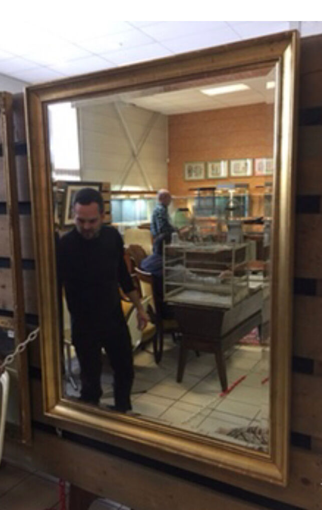 Golden mirror-style executive board