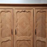 3 door wardrobe in natural wood