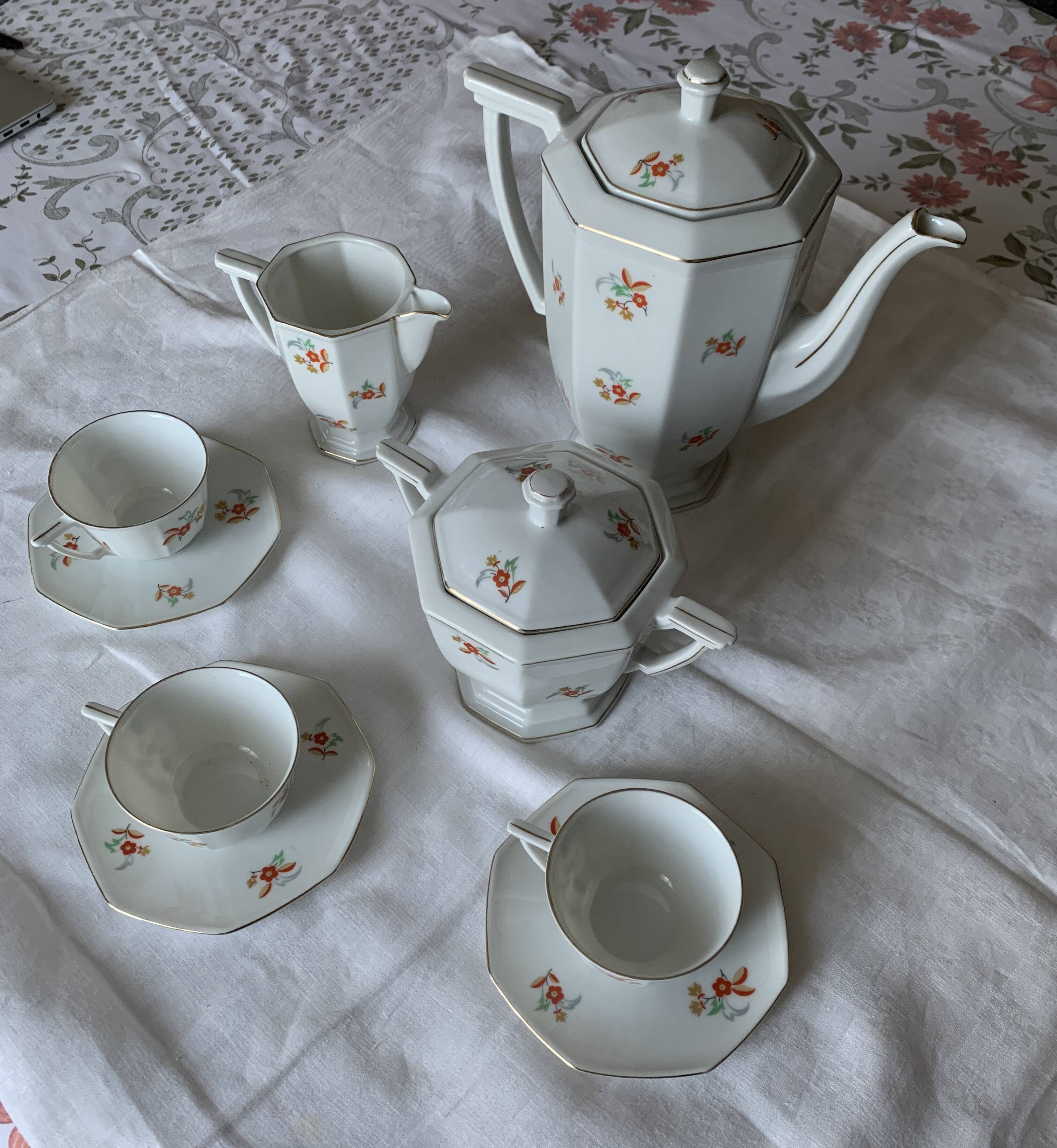 Epiag DF porcelain coffee service