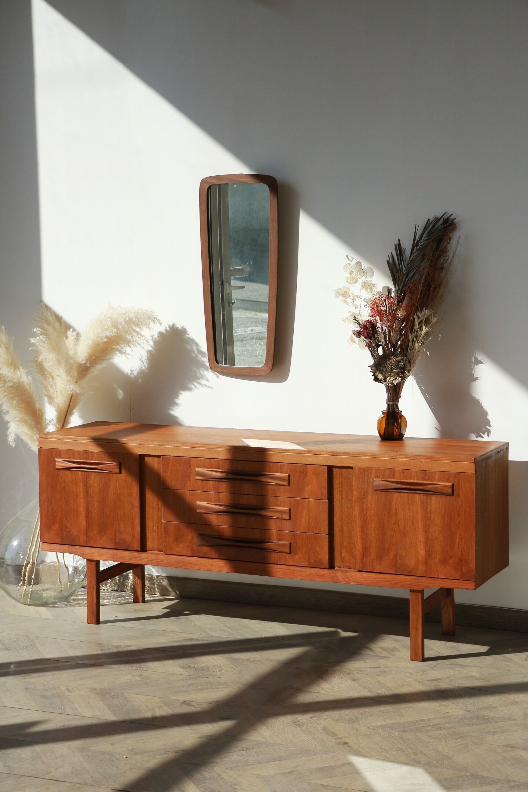 Scandinavian sideboard - long handles - 60s