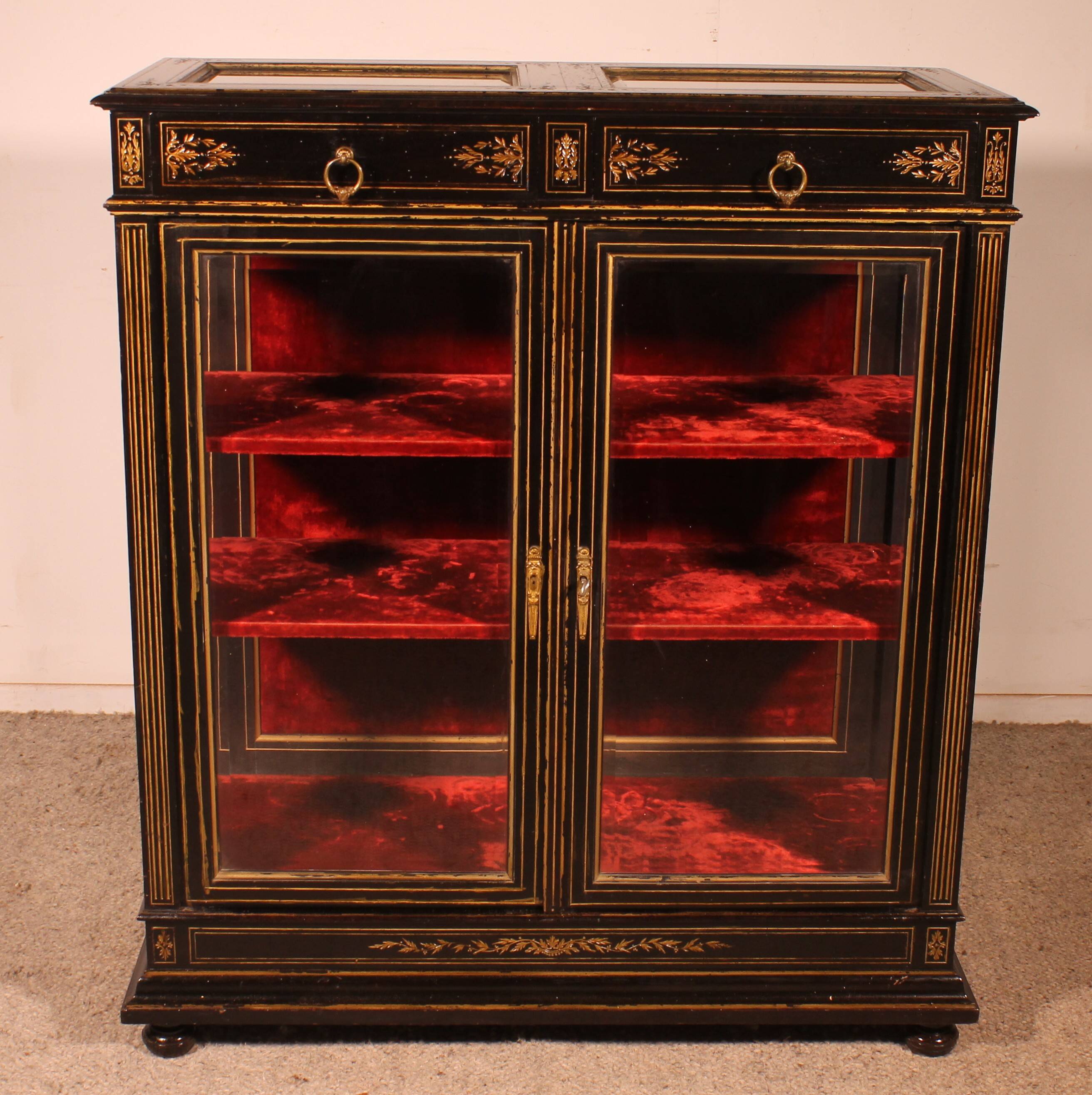 Napoleon III period collector's display cabinet