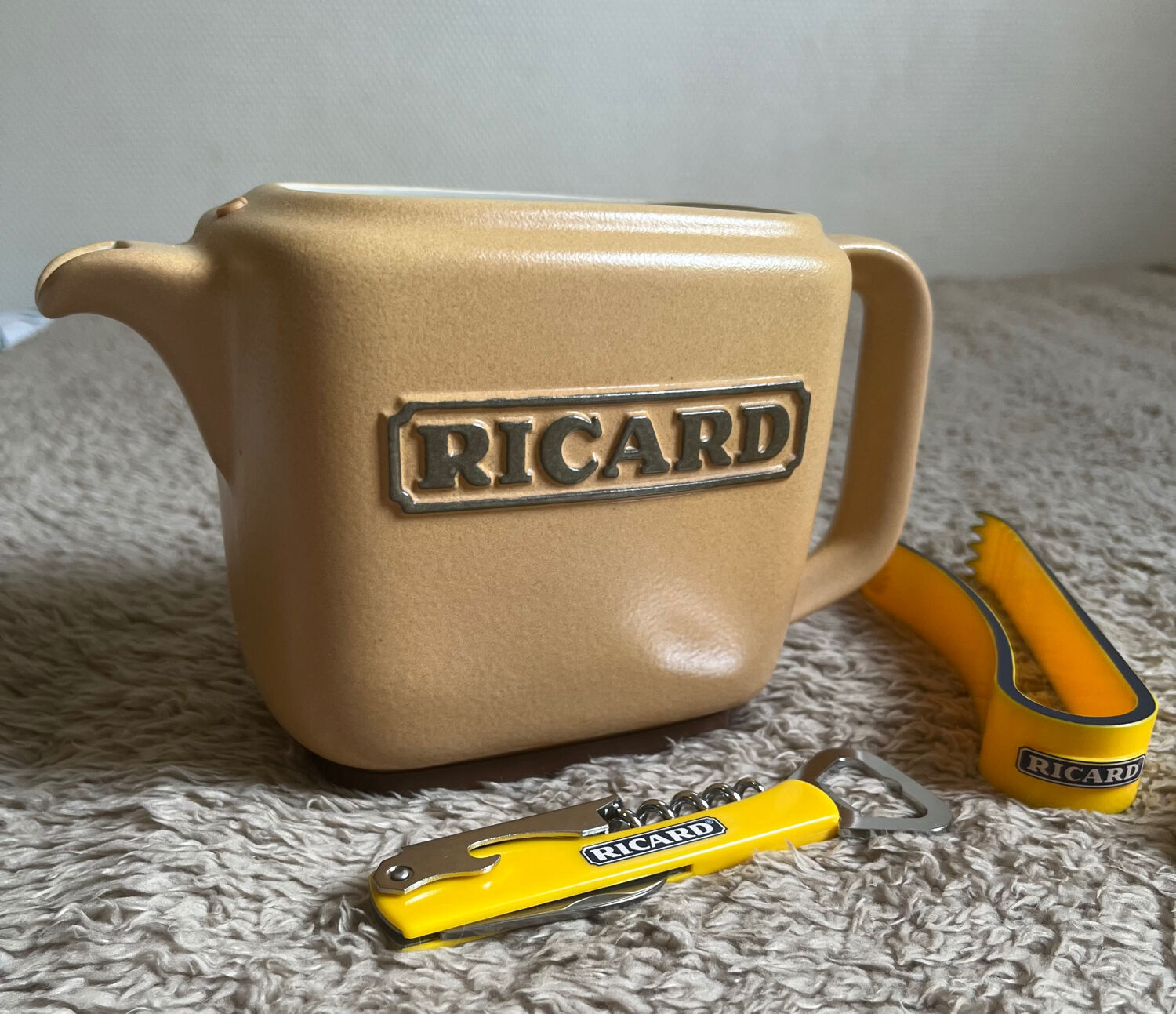 Ricard carafe and accessories