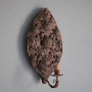 Paire d'appliques laiton repoussé motifs florales, lampe murale, applique
