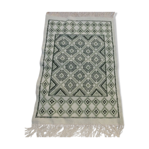 tapis blanc et vert berbère