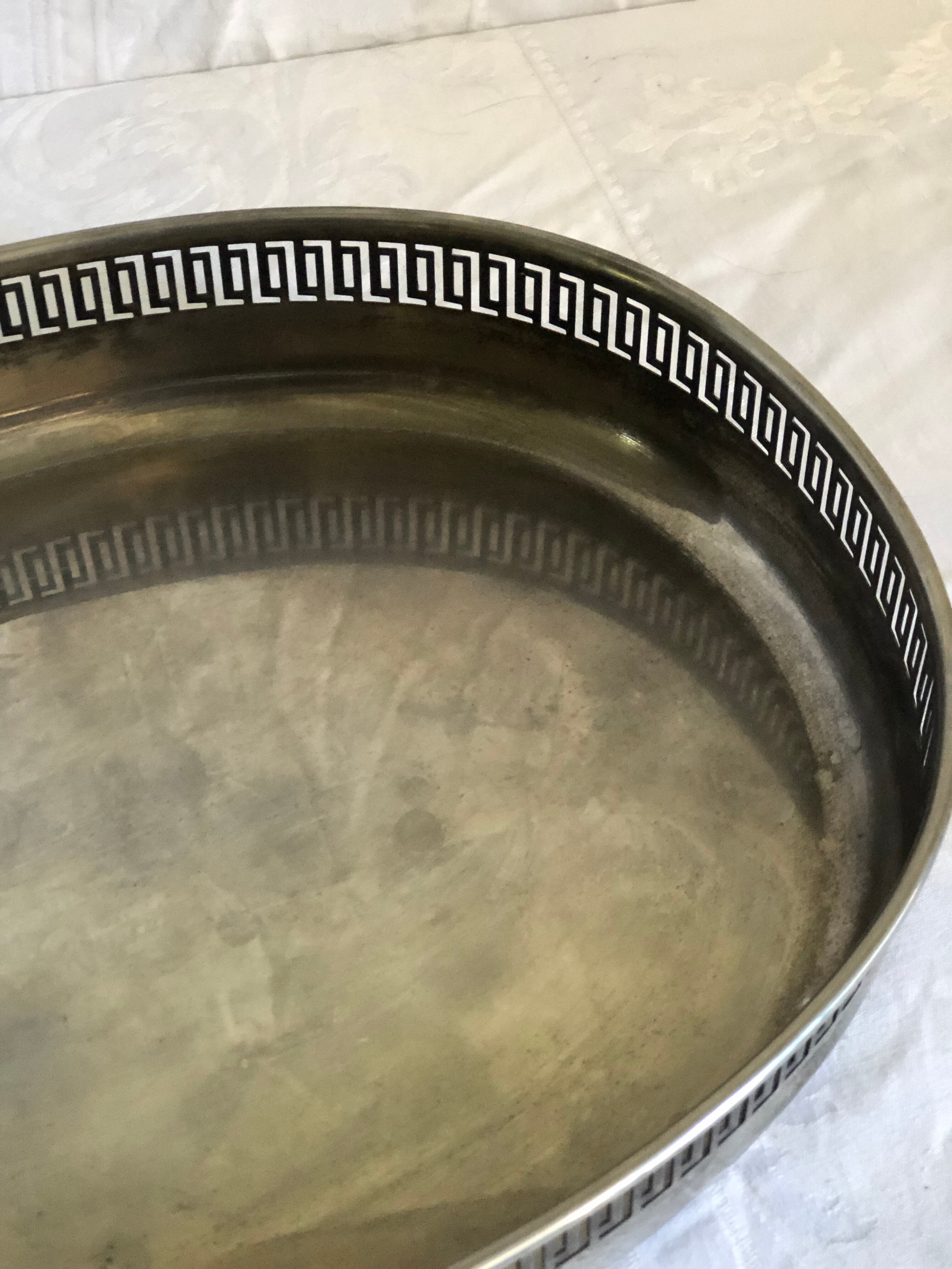 Silver metal top