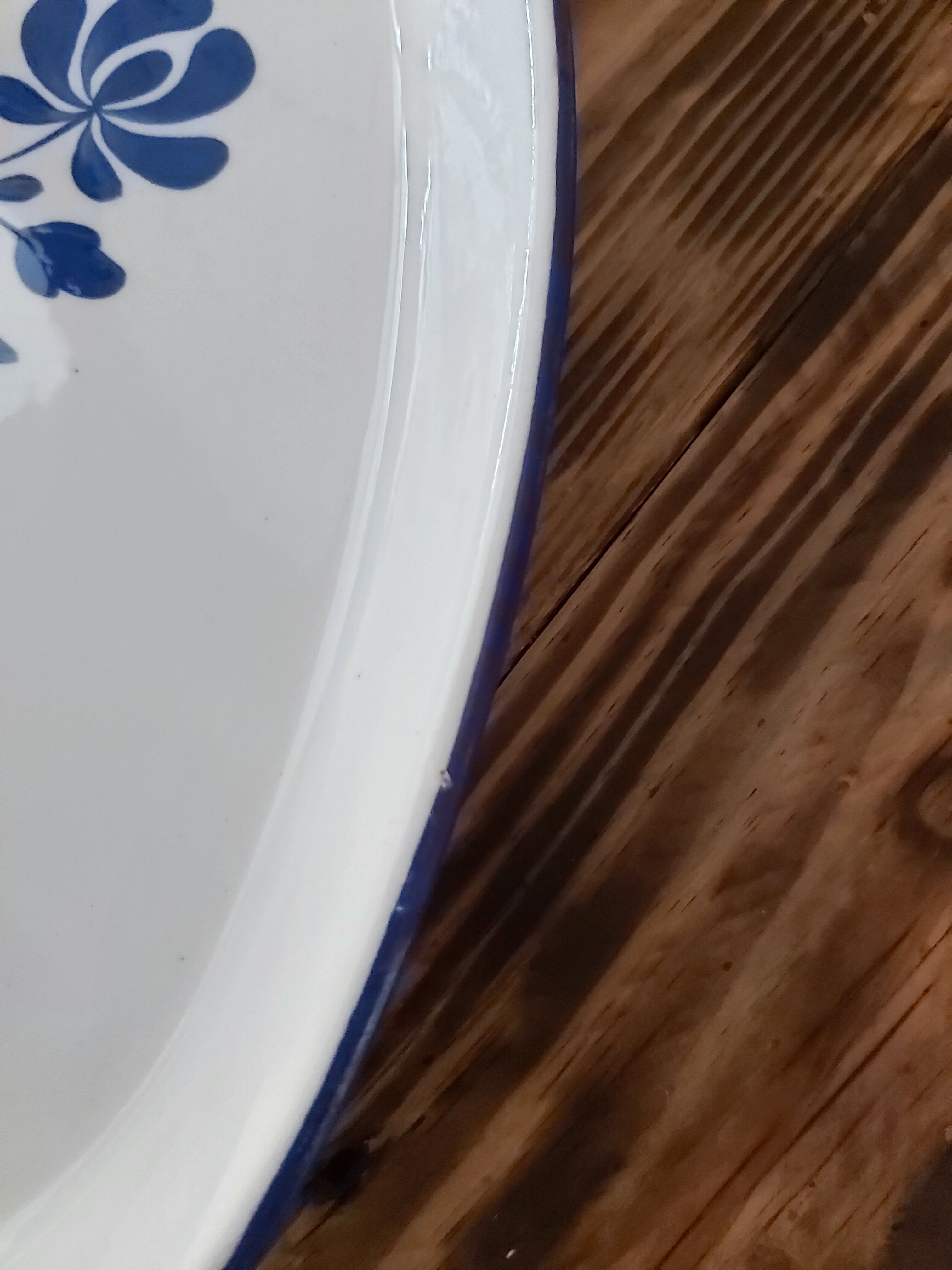 Salins oval oven dish with Claudine pattern