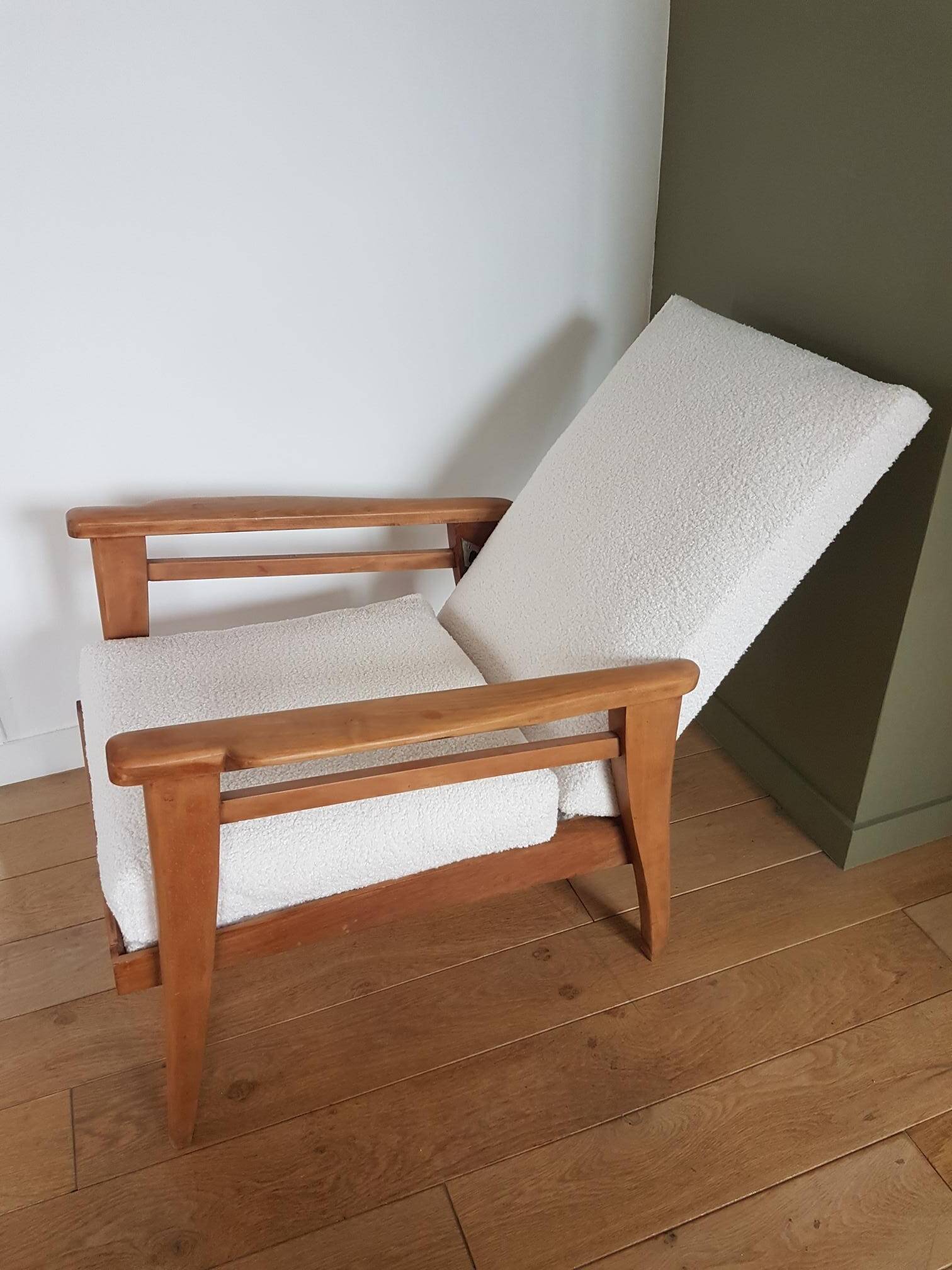 Fauteuil type scandinave en bois massif, retapissé