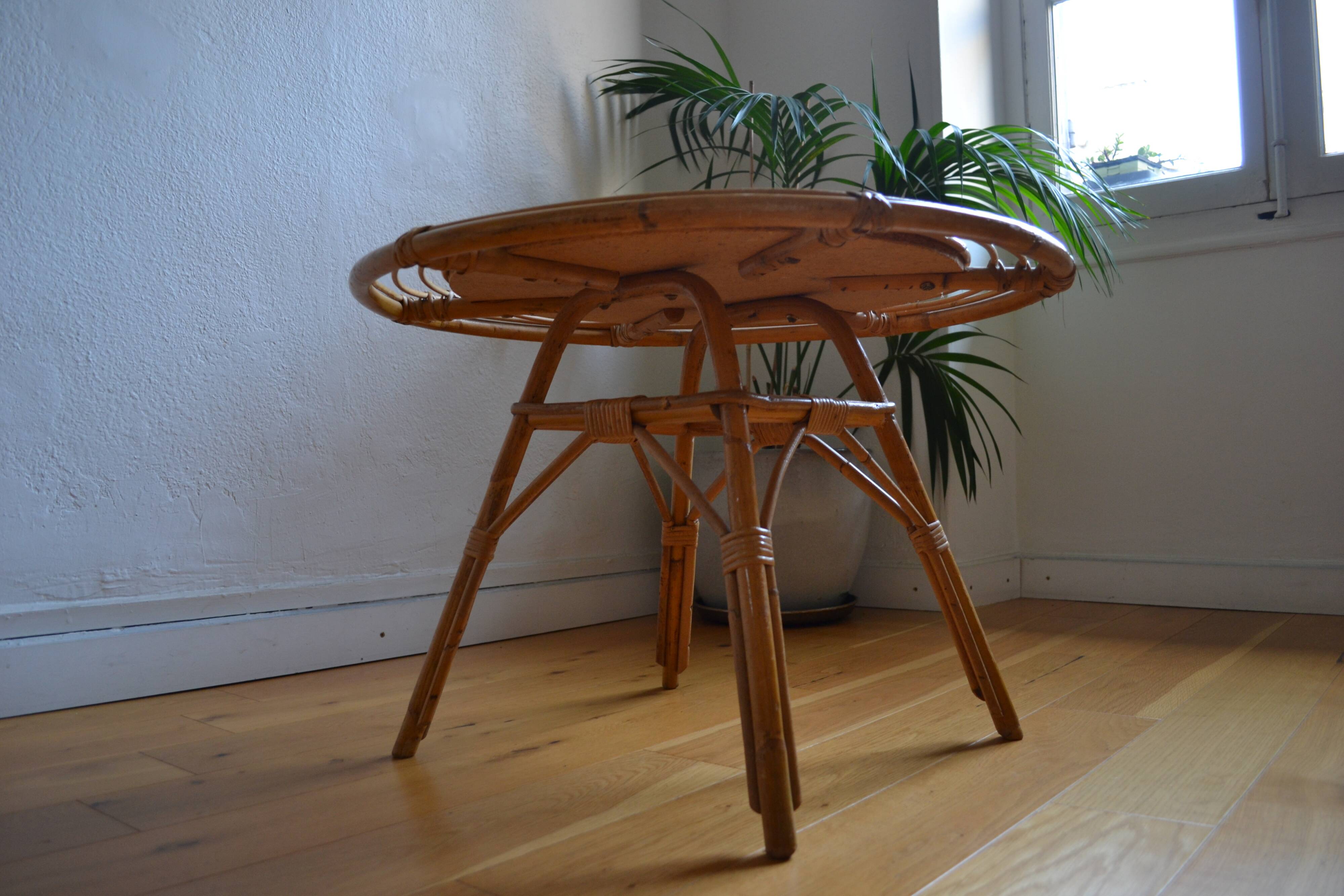 Vintage round rattan coffee table