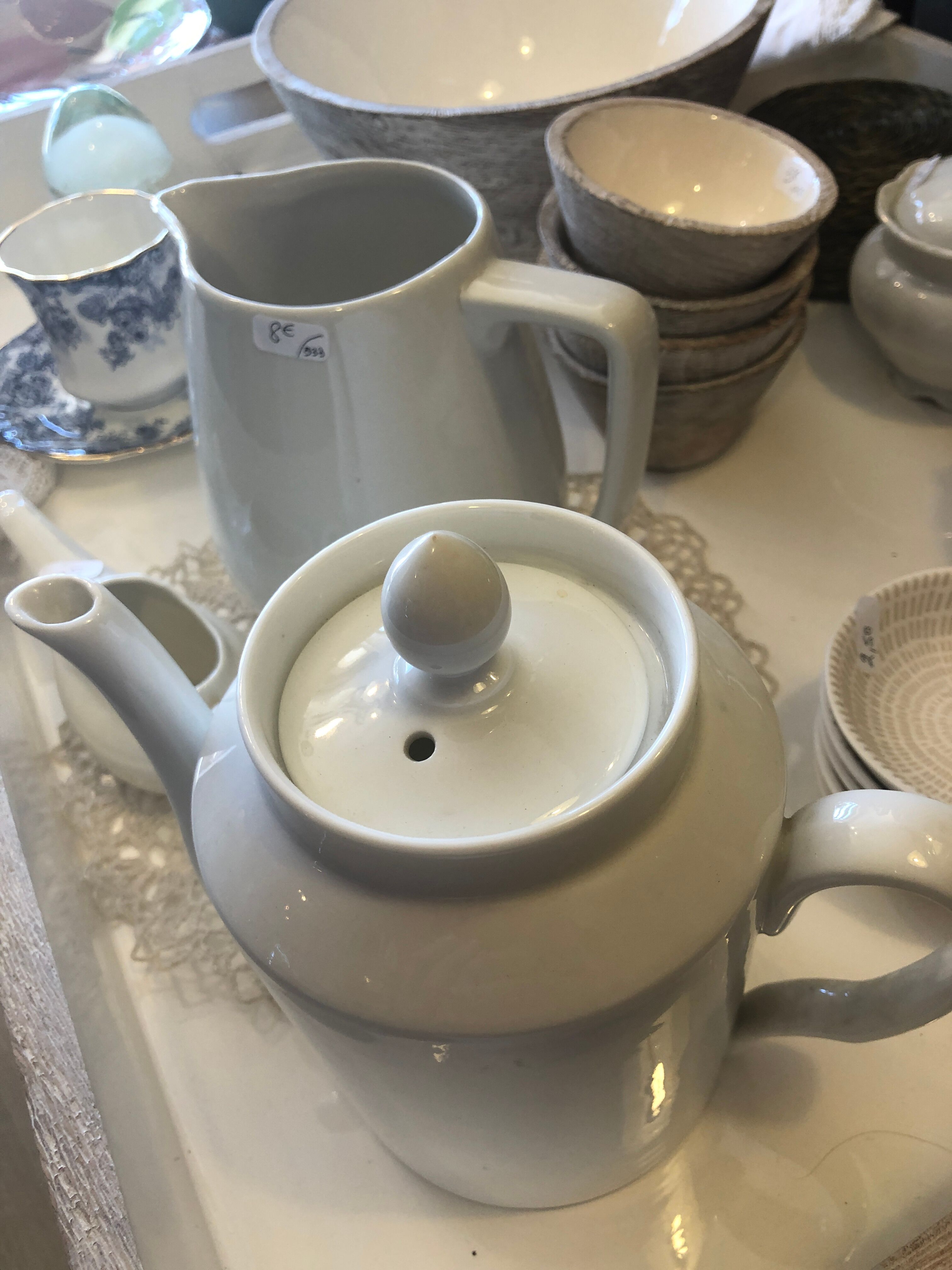 Blznche porcelain teapot