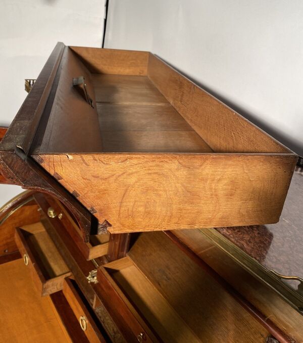 Ravissant bureau à cylindre en acajou d'époque Louis XVI
