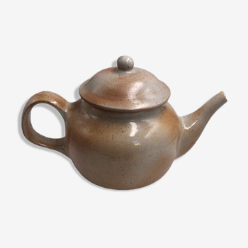 Ancient teapot sandstone of the marais