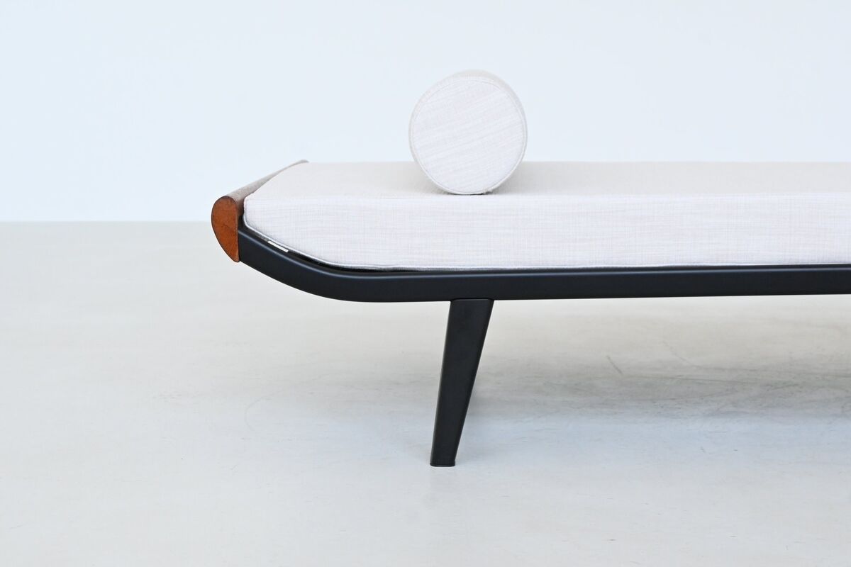 Dick Cordemeijer Cleopatra daybed white fabric Auping Netherlands 1954